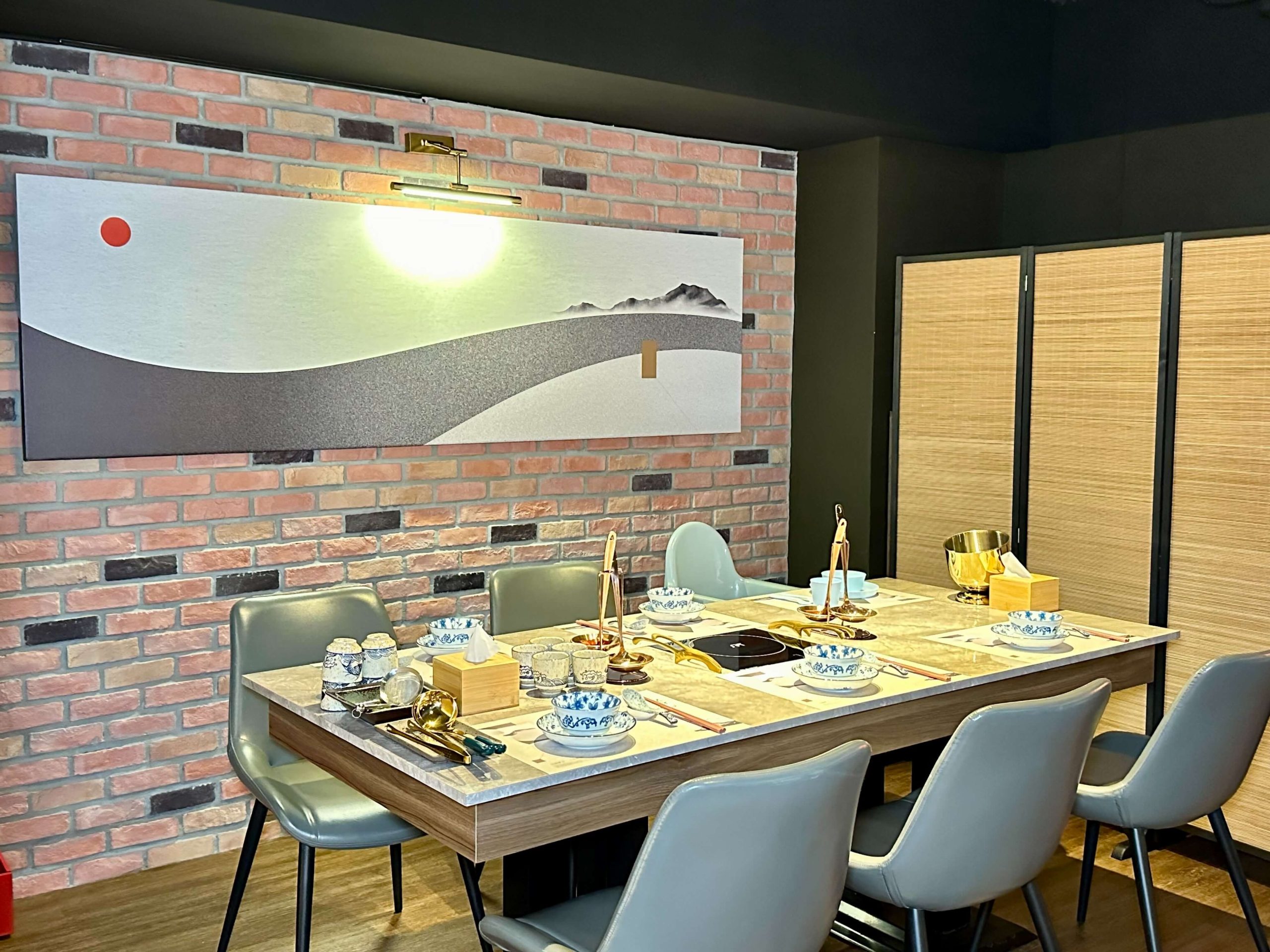 聚食釜台式頂級蝦湯鍋物