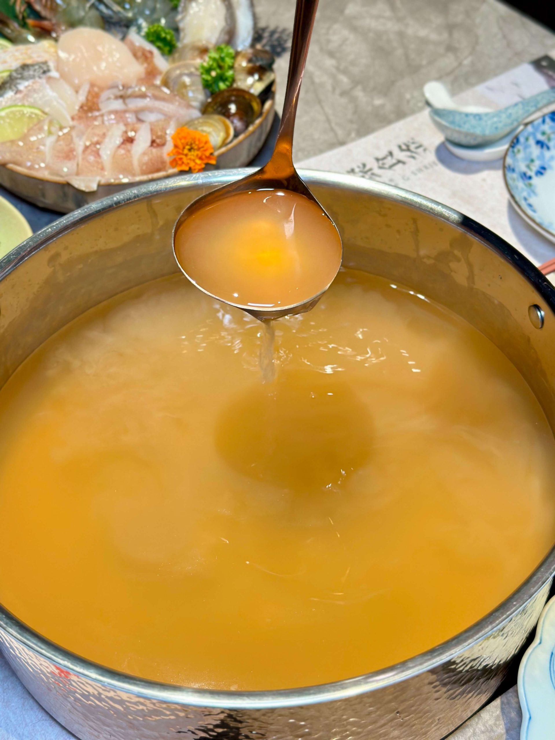 聚食釜台式頂級蝦湯鍋物