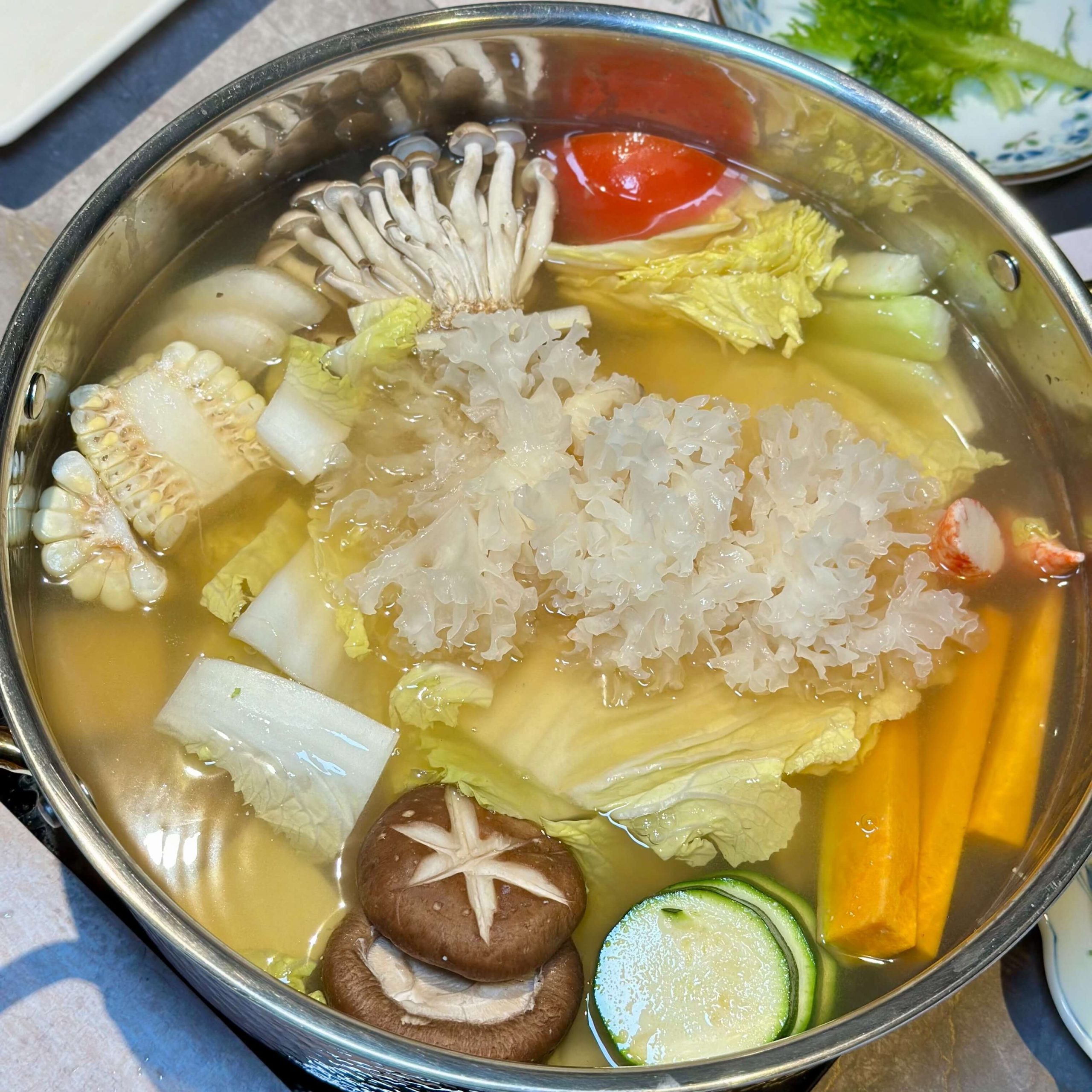 聚食釜台式頂級蝦湯鍋物