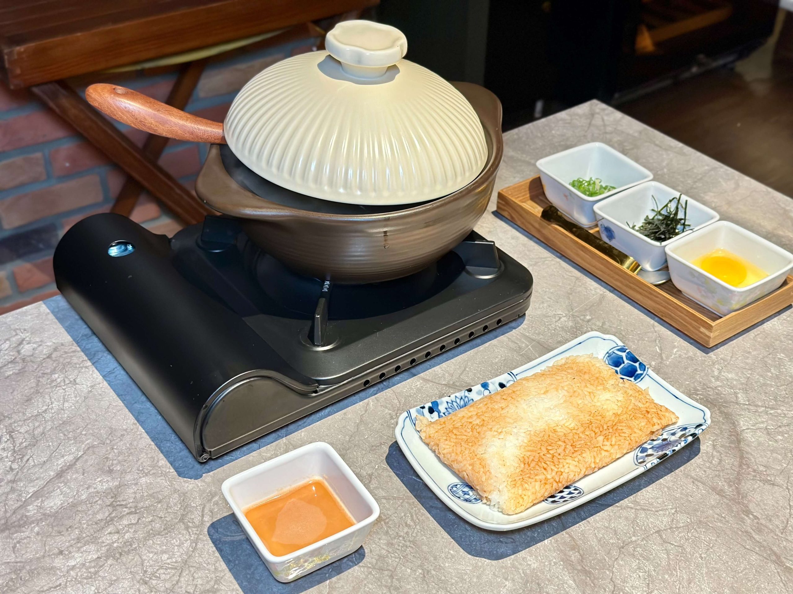 聚食釜台式頂級蝦湯鍋物