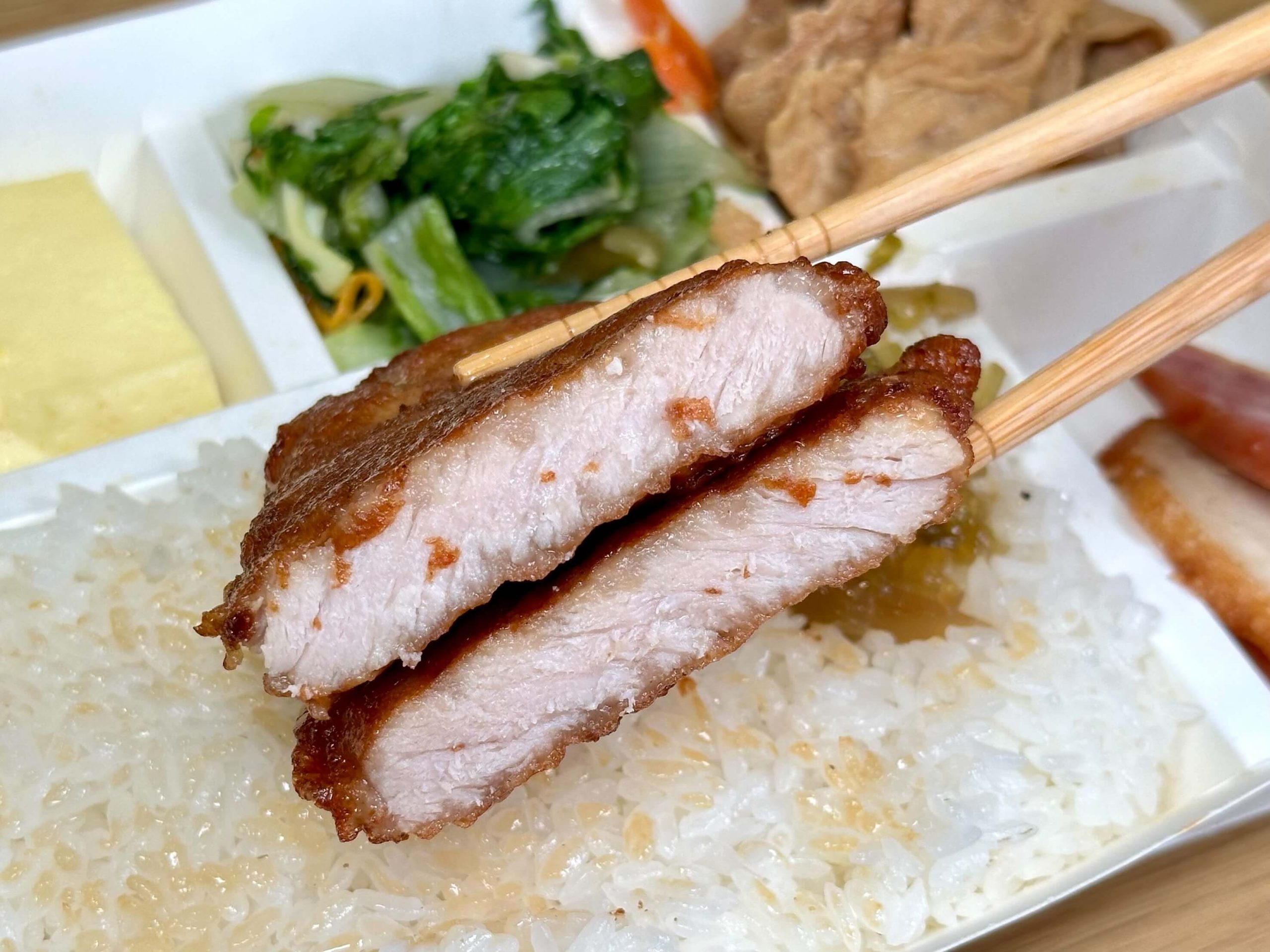 鬍鬚張魯肉飯
