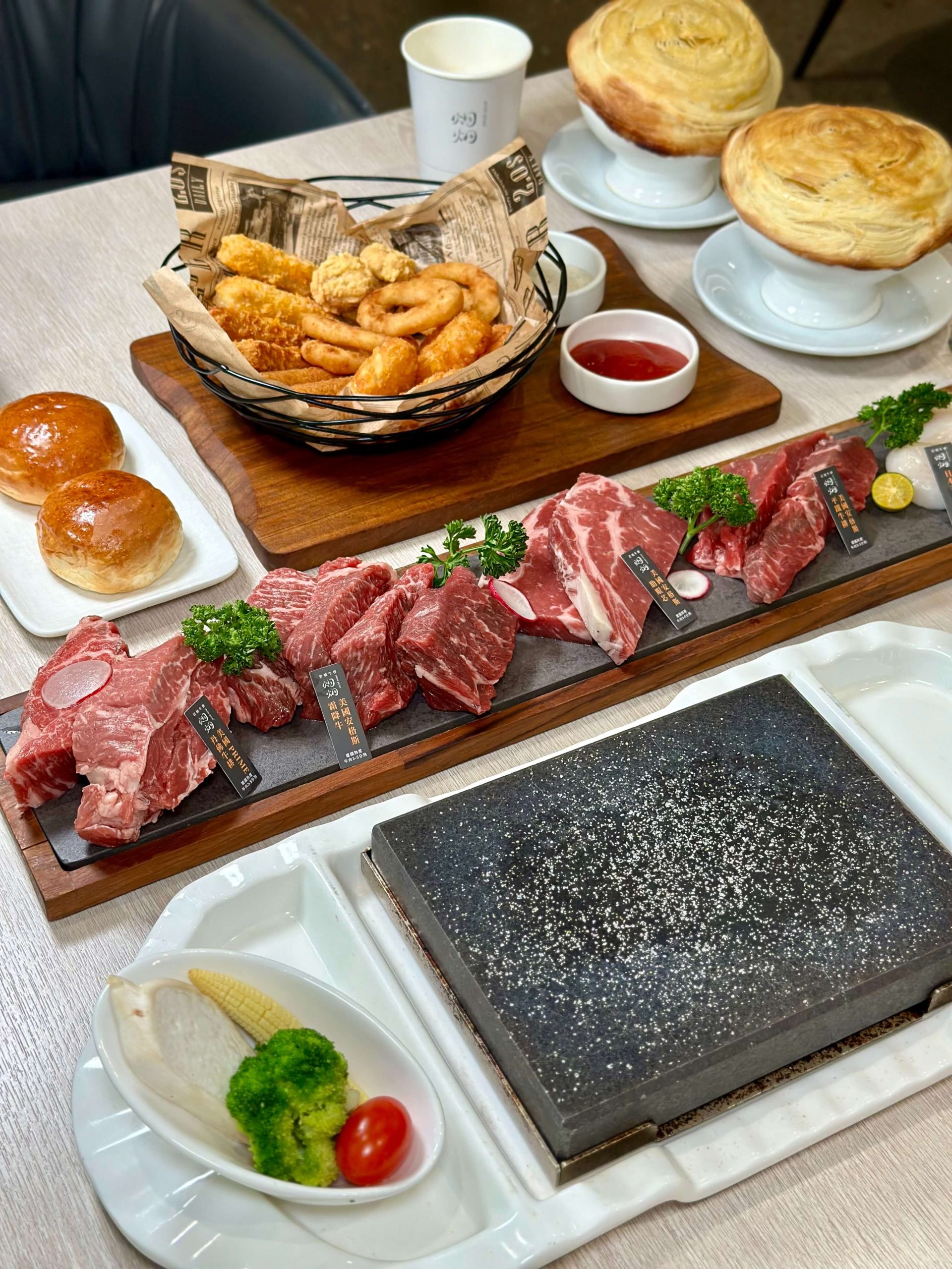 炯炯岩燒牛排