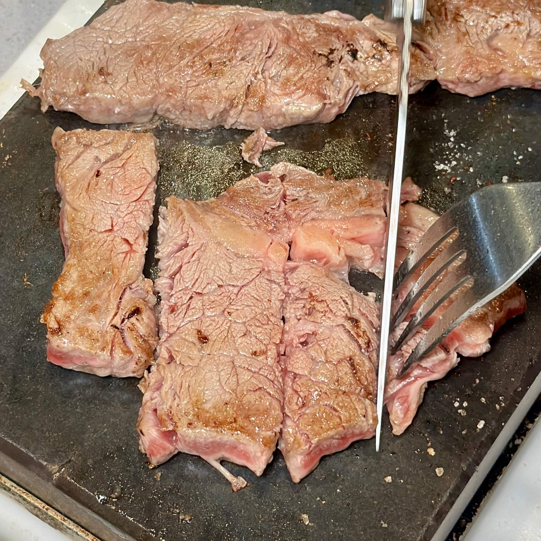 炯炯岩燒牛排