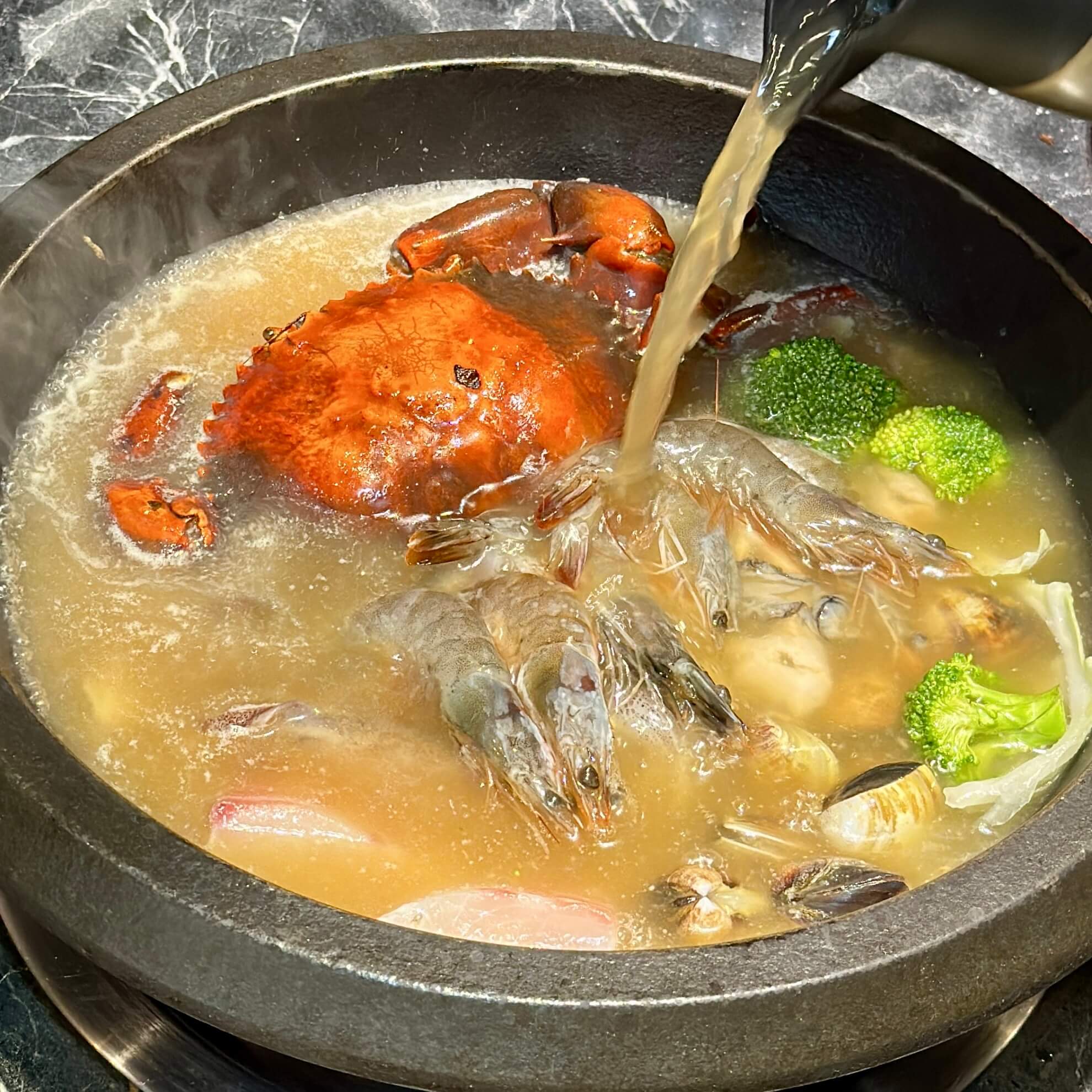 金山大碗石頭火鍋