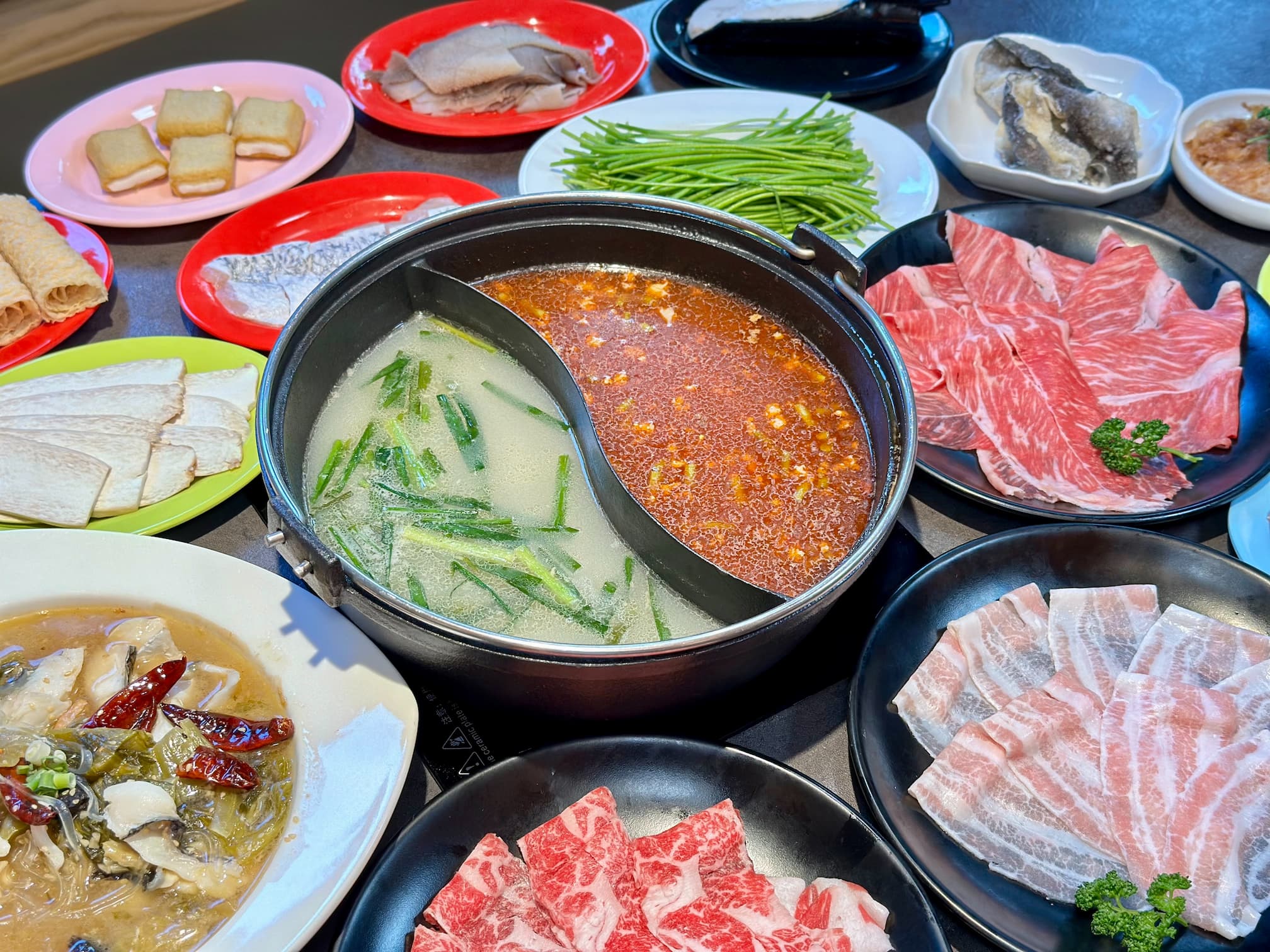 螺螄福-鴛鴦石頭火鍋